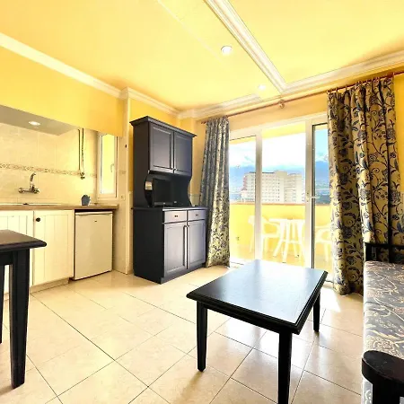 Apartamento Junto Al Mar, Con Balcon, En Playa Jardin Puerto De La Cruz